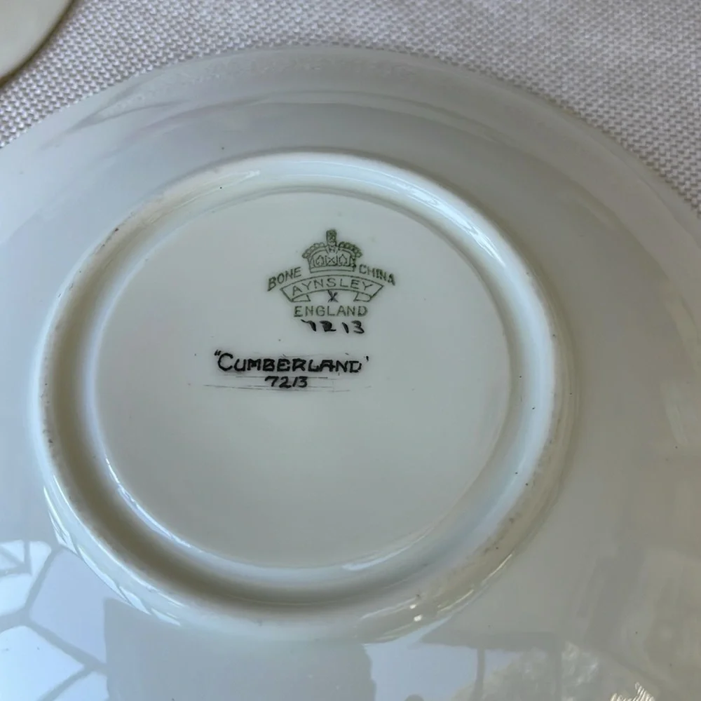 Elegant vintage Aynsley Green and Gold Decorative Plates